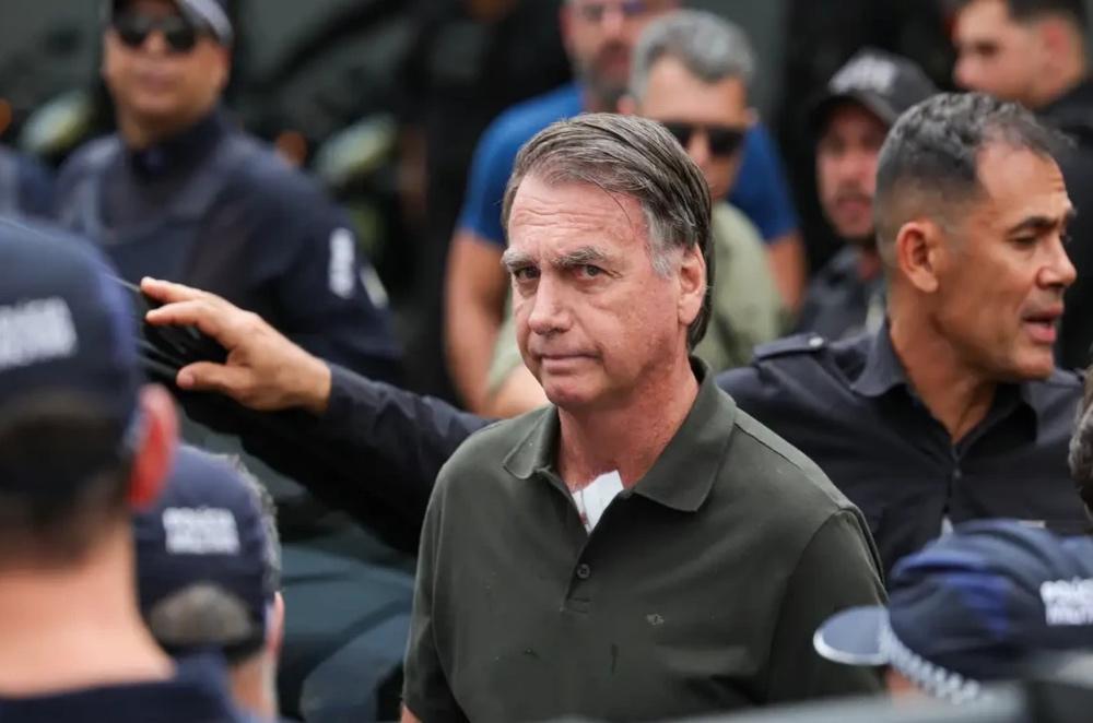 Ministro Nunes Marques considera libertar Jair Bolsonaro após o 2º turno das eleições