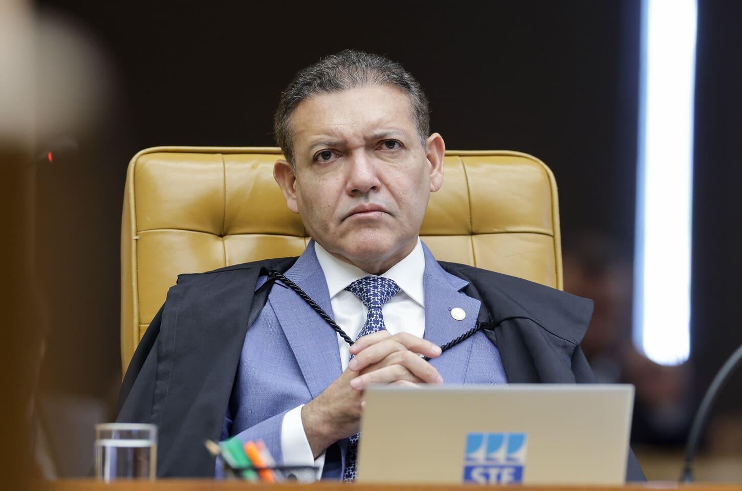 Ministro Nunes Marques dá 10 dias para PGR avaliar novo pedido de Bolsonaro que pode anular sua condenação