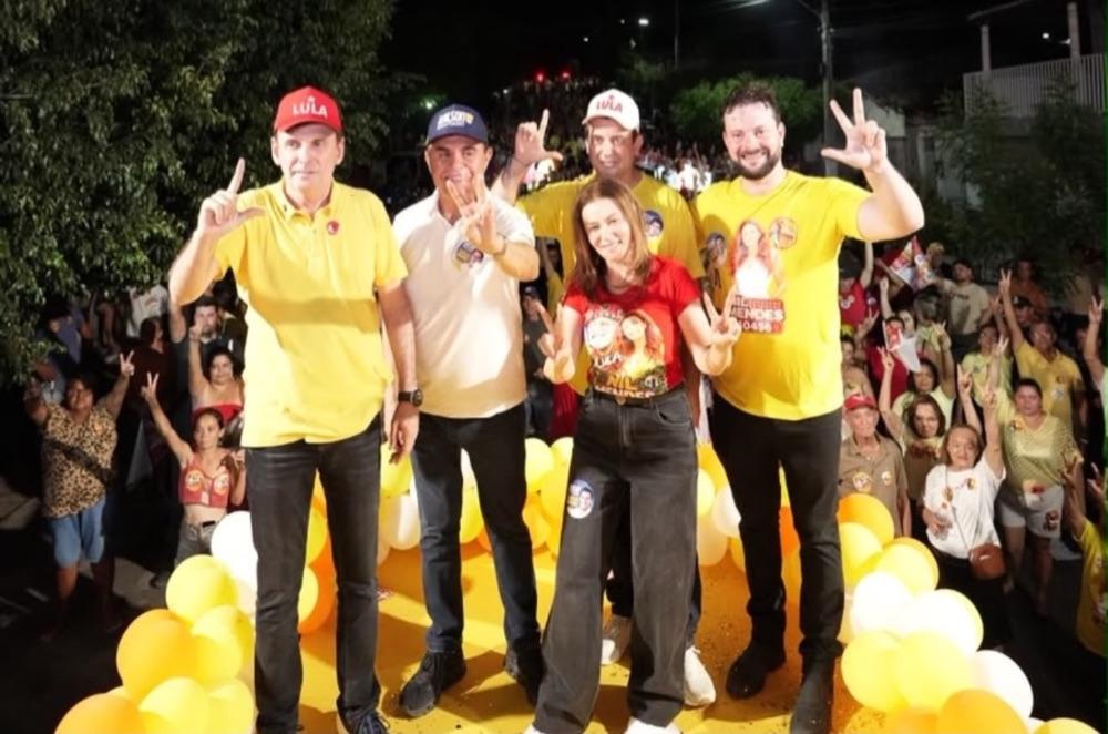 São José de Piranhas, na Paraíba, vai às ruas e abraça sua filha Nil Mendes em grande manifestação