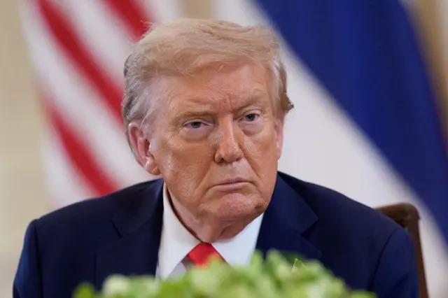Trump ataca eleição no Brasil, chama resultado de “desgraça” e quer falar com Lula