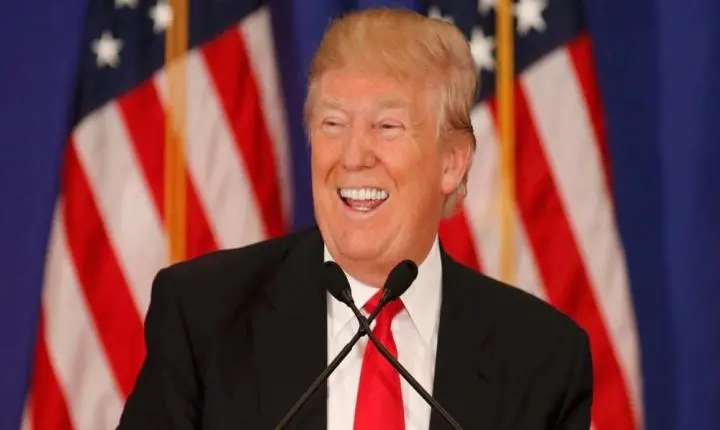 Donald Trump elogia Flávio Bolsonaro e celebra: “É uma grande vitória”