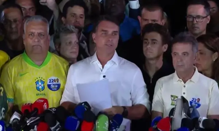 Flávio Bolsonaro não reconhece resultado e vai pedir anulação das eleições