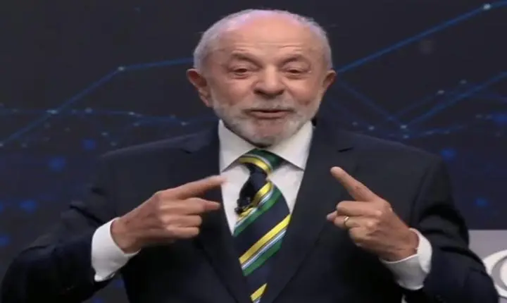 Lula diz a Flávio que aceita voto de 100% dos presos: 'Até do seu pai'