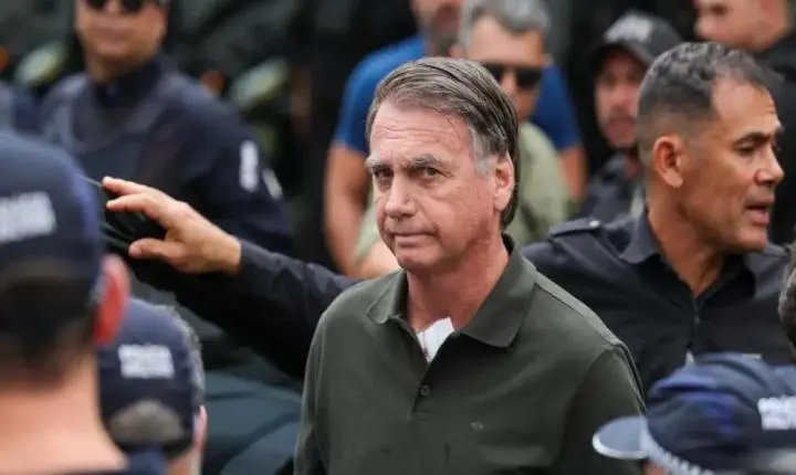 Ministro Nunes Marques considera libertar Jair Bolsonaro após o 2º turno das eleições