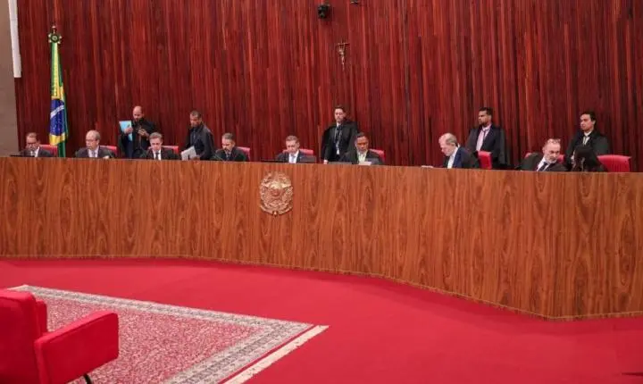 Por unanimidade, TSE manda remover publicações falsas que associavam Flávio Bolsonaro a Nossa Senhora Aparecida
